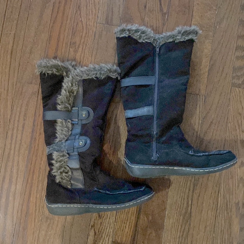 Brown Suede Boots with Fur and Leather Details